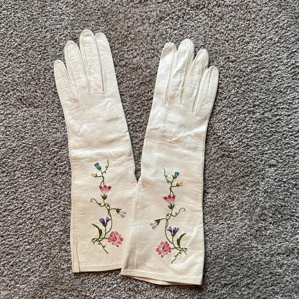 Vintage Floral Embroidered Long Gloves